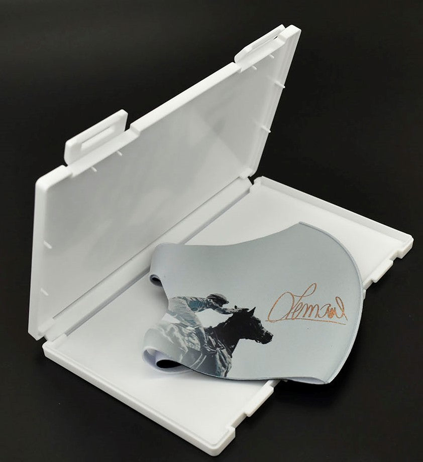 名馬デザインマスクケース アーモンドアイ×クリストフ・ルメール